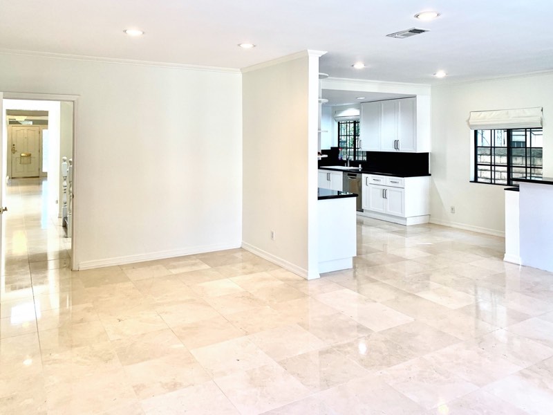 living toward kitchen