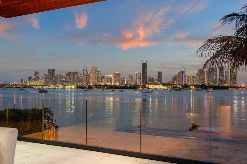 126 West San Marino Drive