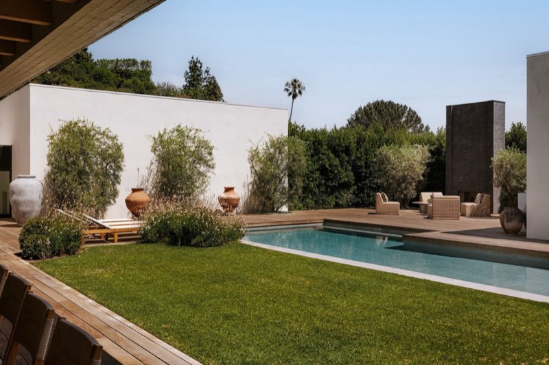 1307 North Doheny Drive