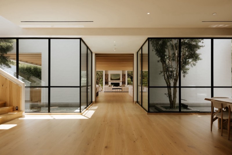 1307 North Doheny Drive