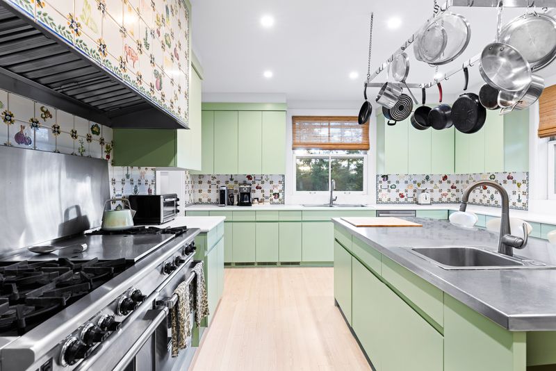 Chef's kitchen at 137 Murray Lane, Southampton Village — photo 7 of 10