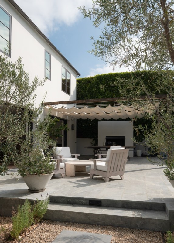 residence at 14952 Alva Drive