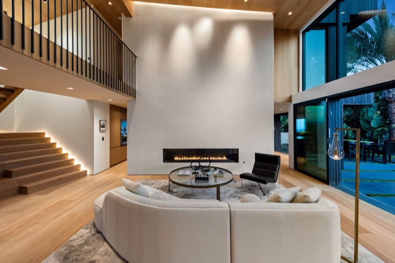 fireplace living at 1663 Summitridge Drive