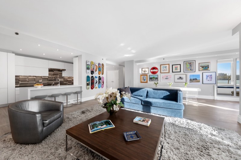 living room at 220 Riverside Boulevard 4H — photo 3 of 8