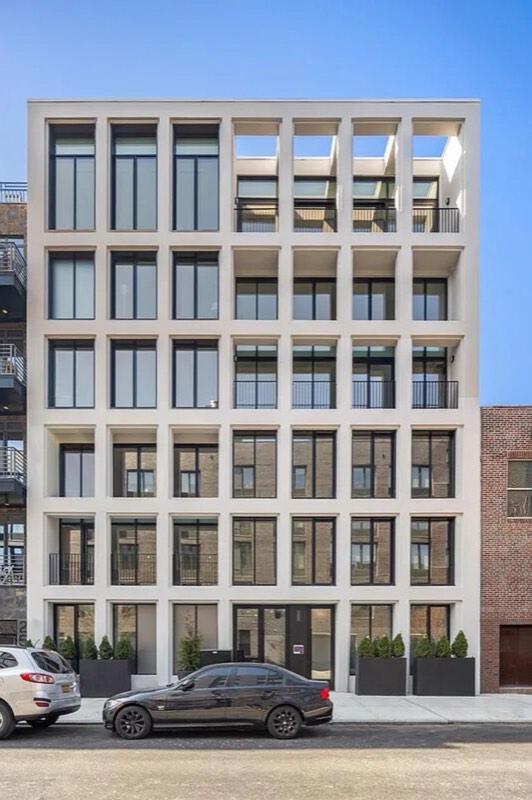 terrace at 256 N 9th PH1