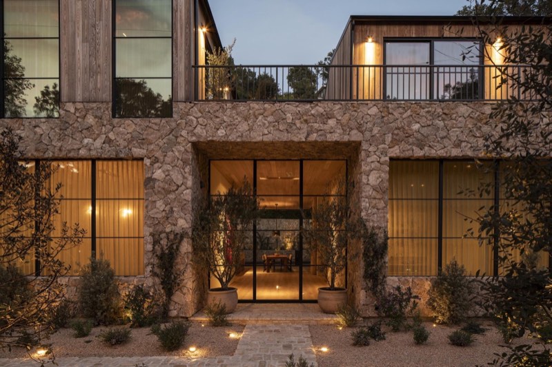 living interior at Villa Duir, 3274 Oakdell Road