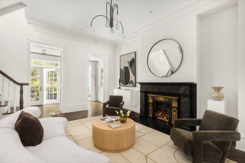 room at 416 West 20th Street