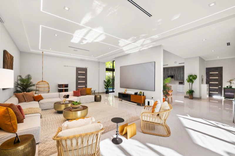living room at 4185 Ventura Avenue