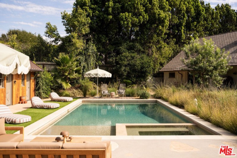 exterior of 4343 Forman Avenue Toluca Lake
