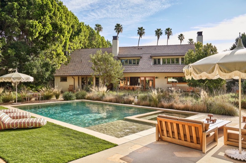 pool at 4343 Forman Avenue