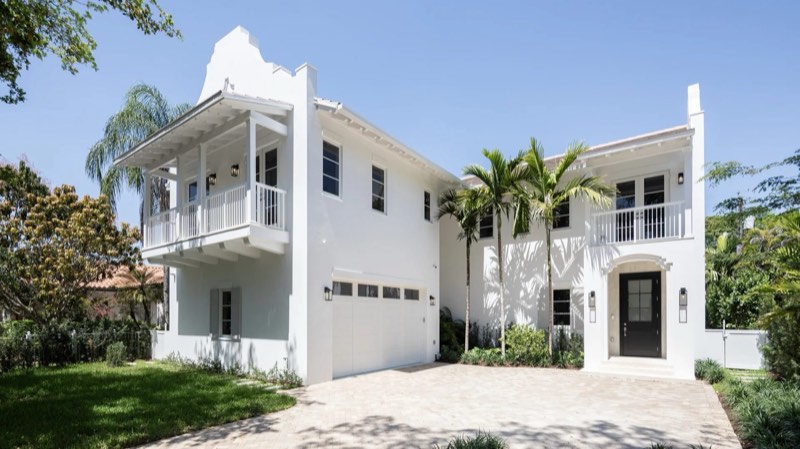 motor court at 505 Zamora Avenue
