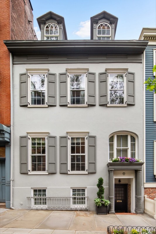 parlor at 60 Hicks Street