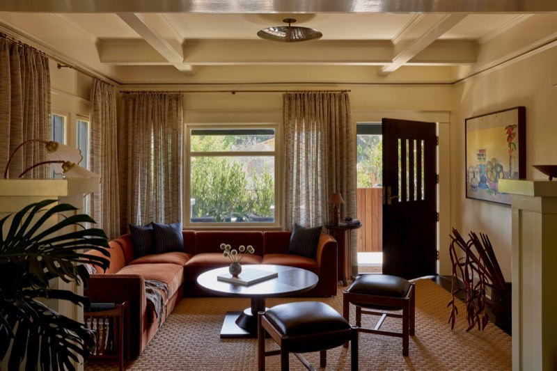 sitting room at 649 Palms Boulevard