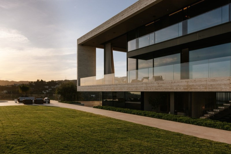 travertine volume and lawn at 684 Firth Avenue