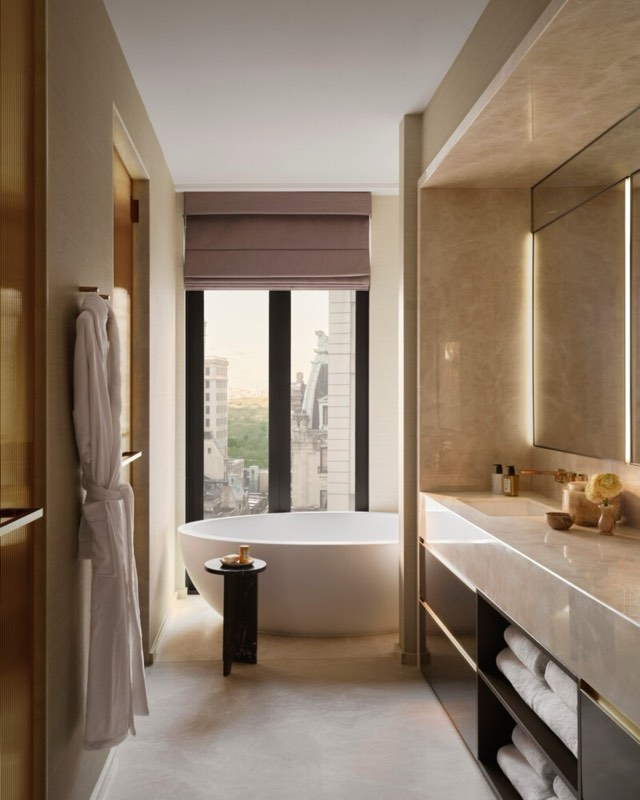 en-suite spa bath at 685 Fifth Avenue 19A