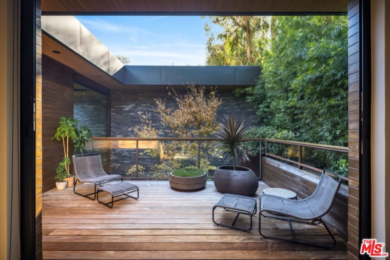 exterior of 9551 Oak Pass Road Beverly Hills